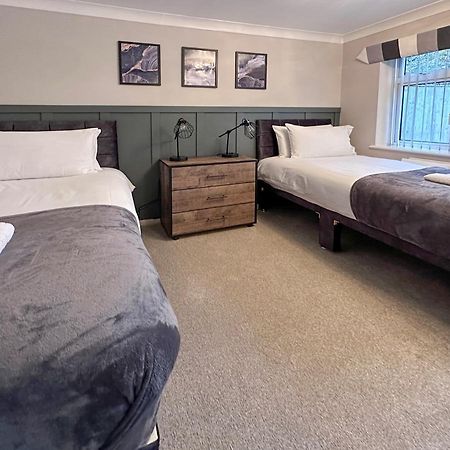 Blunsdon Lodge - Spacious Bungalow, High Speed Wi-Fi, Free Private Parking, Garden Swindon Bagian luar foto